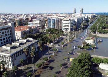 Pas tërmetit, përmbytje në Turqi