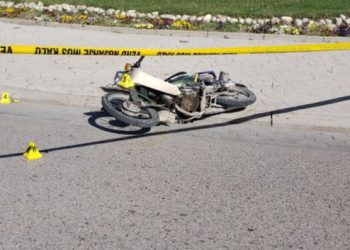 Aksident në Vlorë, makina përplas 40-vjeçarin me motor dhe largohet