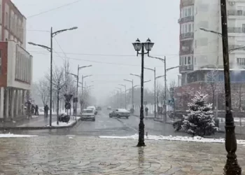 Nisin reshjet e borës në Kukës