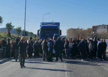 Banorët ankohen për rrugën “famëkeqe” në Elbasan