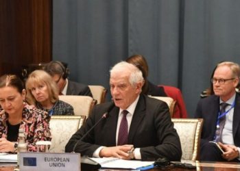 Lufta në Ukrainë, BE kërkon rritje të prodhimit të municioneve