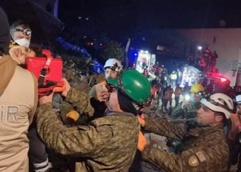 162 orë nën rrënoja, Ushtria e Kosovës shpëton dy persona në Turqi