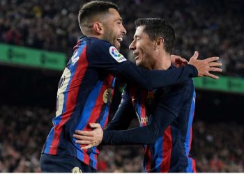 Barcelona dëfrehet ndaj Sevillas, shkëputet në krye