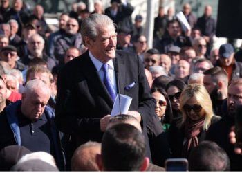 Berisha:Nënat shqiptare shkëputën bijtë nga zemrat e i nisën jashtë