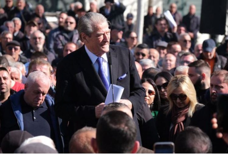 Berisha:Nënat shqiptare shkëputën bijtë nga zemrat e i nisën jashtë