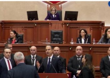 Tensione në Kuvend, Boçi: Rama duhet të dilte me pranga në duar