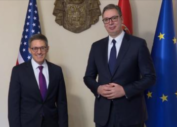 Derek Chollet pret zbatimin e marrëveshjeve Kosovë-Serbi