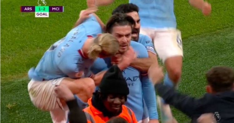 City mposht Arsenalin, merr kreun e Premier League