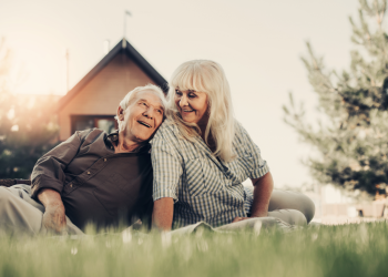 Pse gratë jetojnë më gjatë se burrat? Ja arsyeja