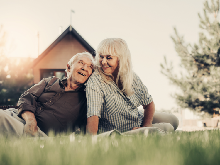 Pse gratë jetojnë më gjatë se burrat? Ja arsyeja