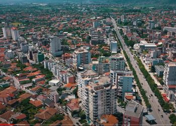 Elbasani ‘zbrazet’ nga të arsimuarit, në tregun e punës vetëm…