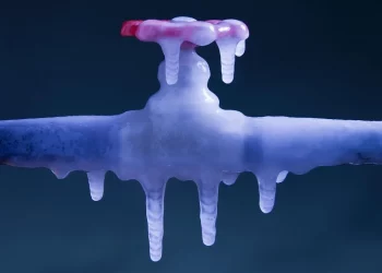 Si të parandaloni ngrirjen e tubave në dimër?!