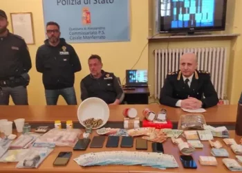 Kapen tre shqiptarë me drogë në Itali