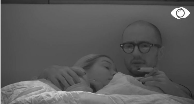 ‘A ke frikë se do të gjykojnë?’, Kristi bisedon me Kejsin