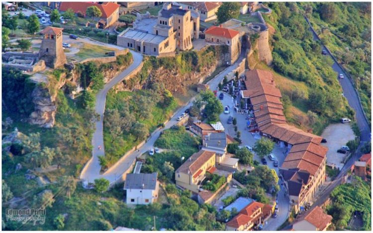 Turisti austriak bllokohet në një mal të Krujës