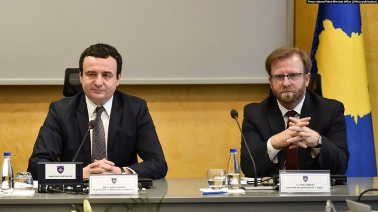 Haki Abazi shpërthen ndaj Kurtit: Kur hyn palaço në pallat..