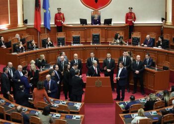 Debati nesër për McGonigal, deputetët e PD kërkojnë heqjen e…