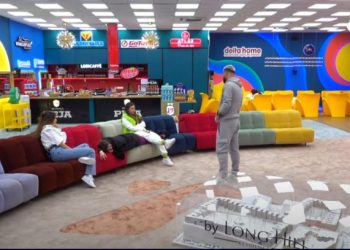 Luizi bisedon me vajzat: “Dua ua nxij jetën!”