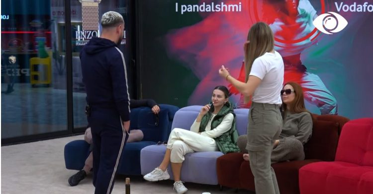 Shën Valentini, Luizi-Kiarës: Do të bëj një dhuratë që do…