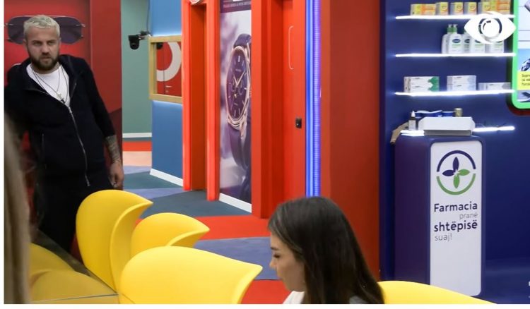 VIDEO/ Luizi i kthehet keq Kiarës: Mëso të flasësh