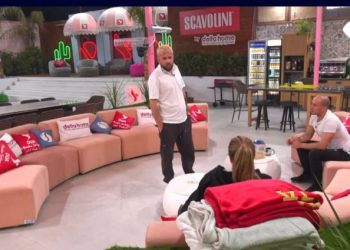 Luizi bisedon me banorët: Olta u pendua si qeni që hoqi rripin