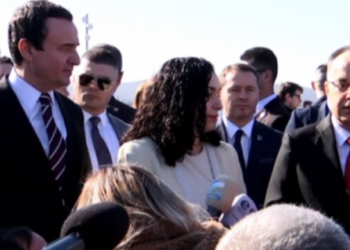 Osmani homazhe në Prekaz: Nderojmë sakrificën e Jasharëve