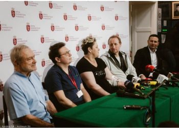 Nëna e 7 fëmijëve lind pesënjakë