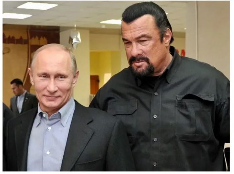 Putin i jep medalje miqësie yllit amerikan të filmit aksion