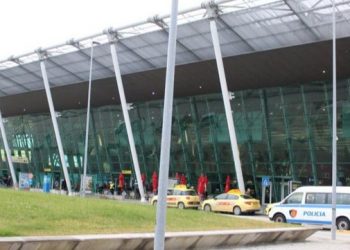 Arrestohet turku në Rinas, i mori pasaportën një shqiptari dhe…