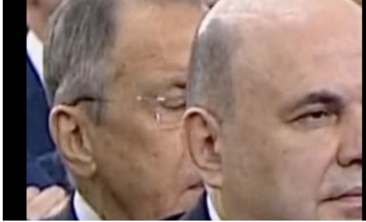 VIDEO/ Putin mban fjalim, Lavrov dremit në karrige
