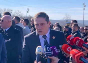 E bujshme, kandidati për president të Serbisë viziton Prekazin