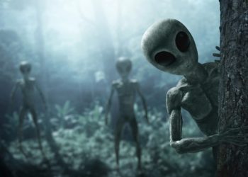 Eksperti i UFO-ve: Alienët nuk vijnë në paqe, ata …