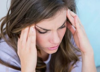 A shkaktojnë dhimbje të qafës problemet me bllokimin e sinuseve?