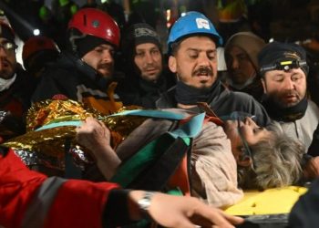 Turqi, e moshuara nxirret gjallë nga rrënojat pas 212 orësh