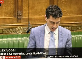 Deputeti britanik: Serbia do të shkaktojë dhunë në Kosovë