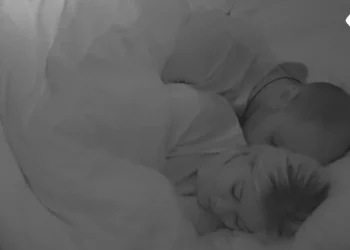 Big Brother VIP/ Keisi dhe Kristi kalojnë natën bashkë