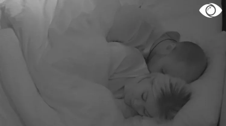 Big Brother VIP/ Keisi dhe Kristi kalojnë natën bashkë