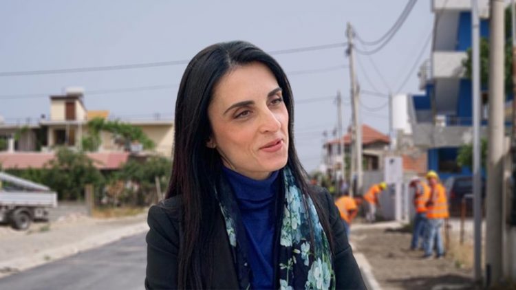 Emiriana Sako nuk ka kursyer lejet e ndërtimit as gjatë vitit 2019 kur vendi u godit nga tërmeti shkatërrues, dhe as në vitin 2020 kur pandemia rrënoi ekonominë.