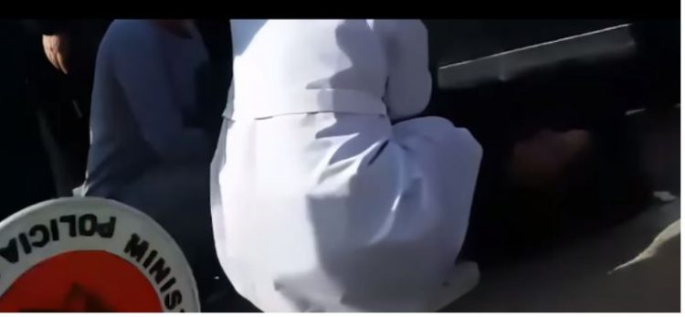 VIDEO/ Makina përplas një vajzë në Yzberisht