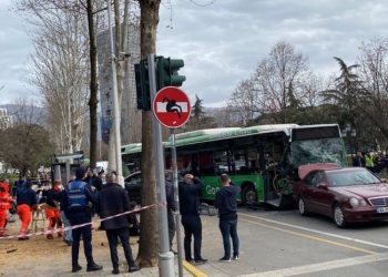 ‘U trondita’, çfarë tha shoferi i mjetit të përplasur në Tiranë