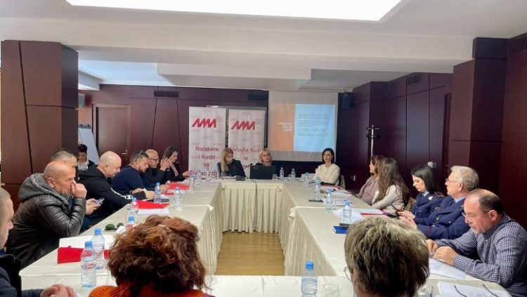 Persona të armatosur kërcënuan gazetarët, AMA: Akt i rëndë