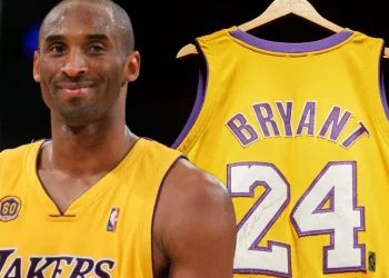 Kobe Bryant/ Fanella e tij shitet për çmim rekord