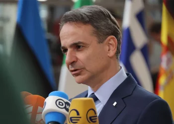 Tërmeti/ Mitsotakis mesazh solidarizimi me dy vëndet