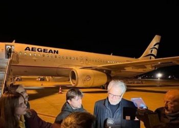 Mbërrin në Turqi avioni i parë me ndihma nga Greqia