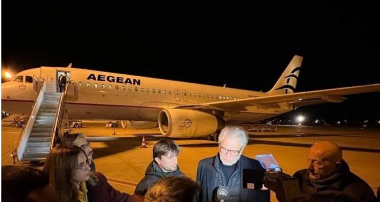 Mbërrin në Turqi avioni i parë me ndihma nga Greqia