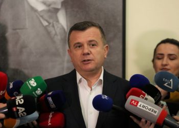 Kërcënon Balla: Masa për të gjithë ata që bllokuar foltoren