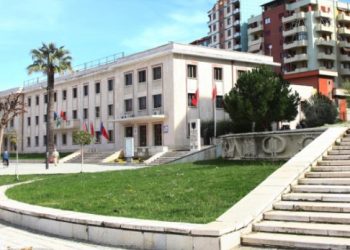 VOA: Mungesë transparence nga bashkitë, s’mbajnë premtimet
