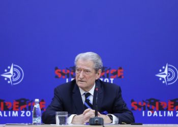 Kuvendi e përjashtoi, Berisha: Nuk e lëshojmë parlamentin