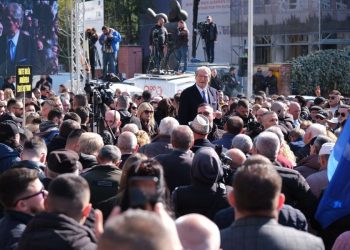 Berisha: Veliaj dhe Rama fryhen si derrat në kurriz të qytetarëve