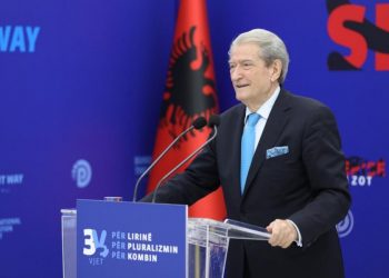 Berisha pyet Kim: Pse mbështete Bashën për financime ruse?